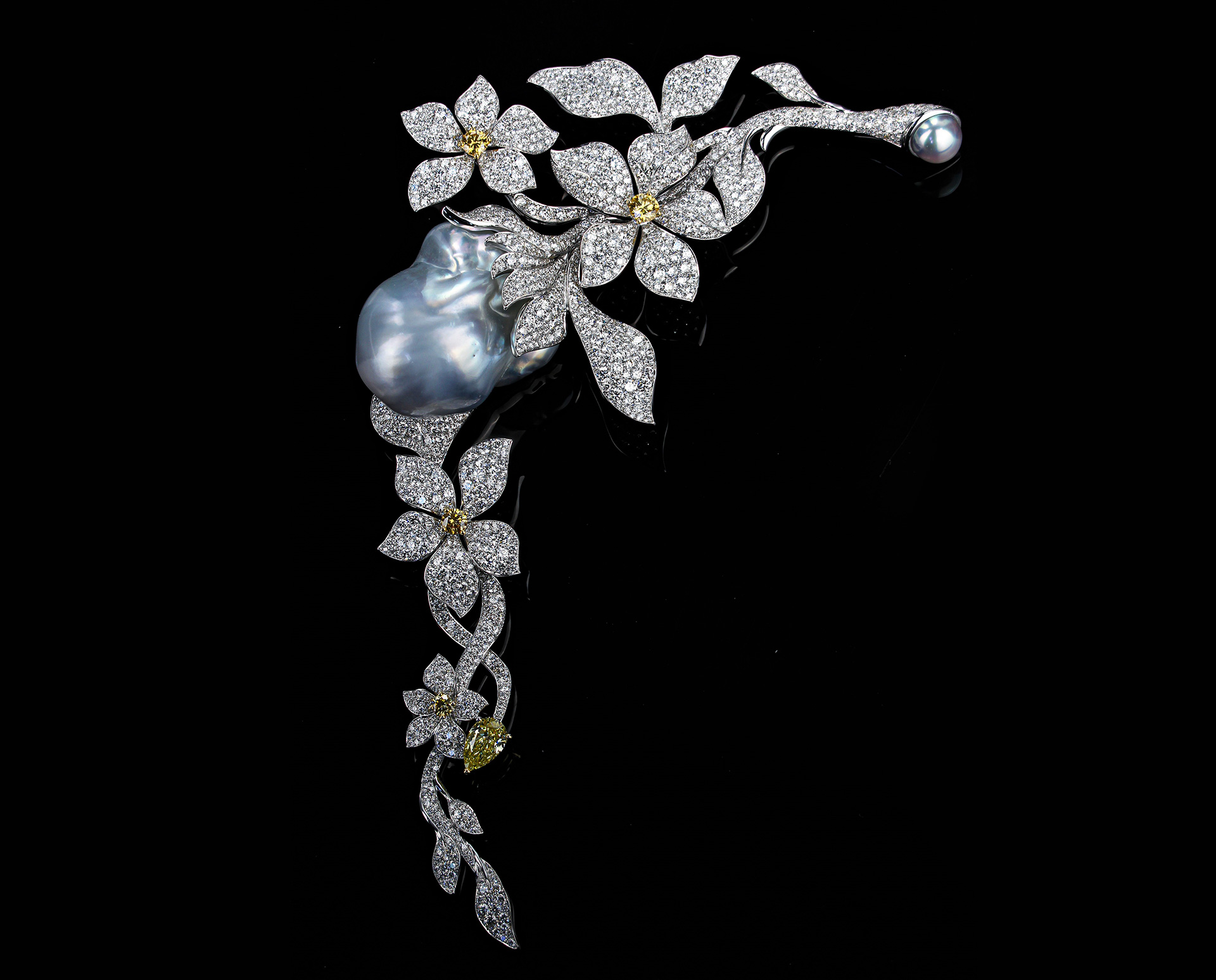 high-jewellery-hero-brooch