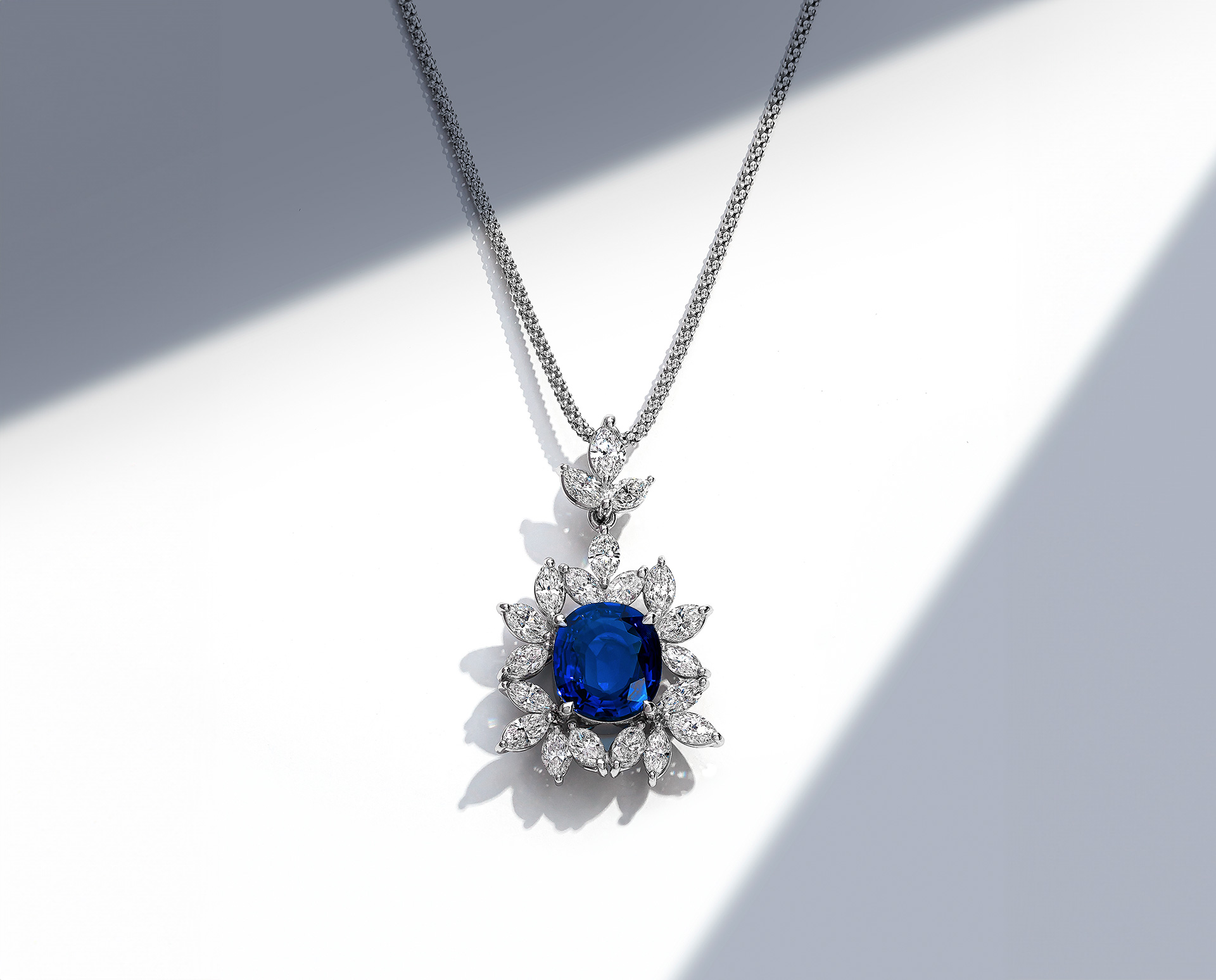 high-jewellery-hero-pendant